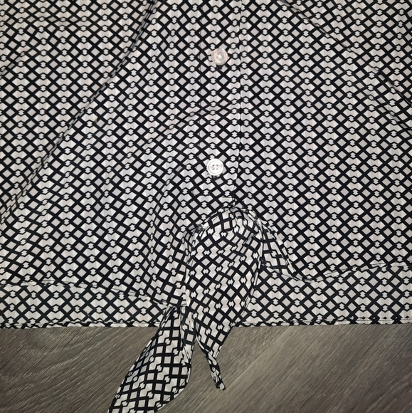 Ellen Tracy Button Up Roll Up Quarter Sleeve Shirt - Picture 3 of 6